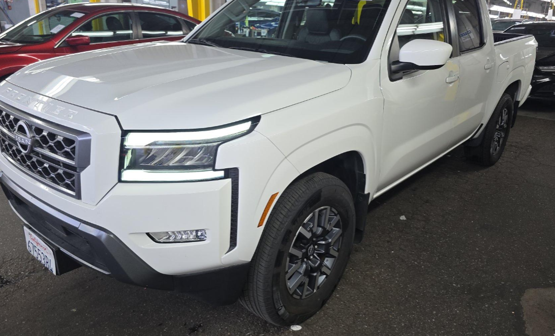 2024 Nissan Frontier photo 1